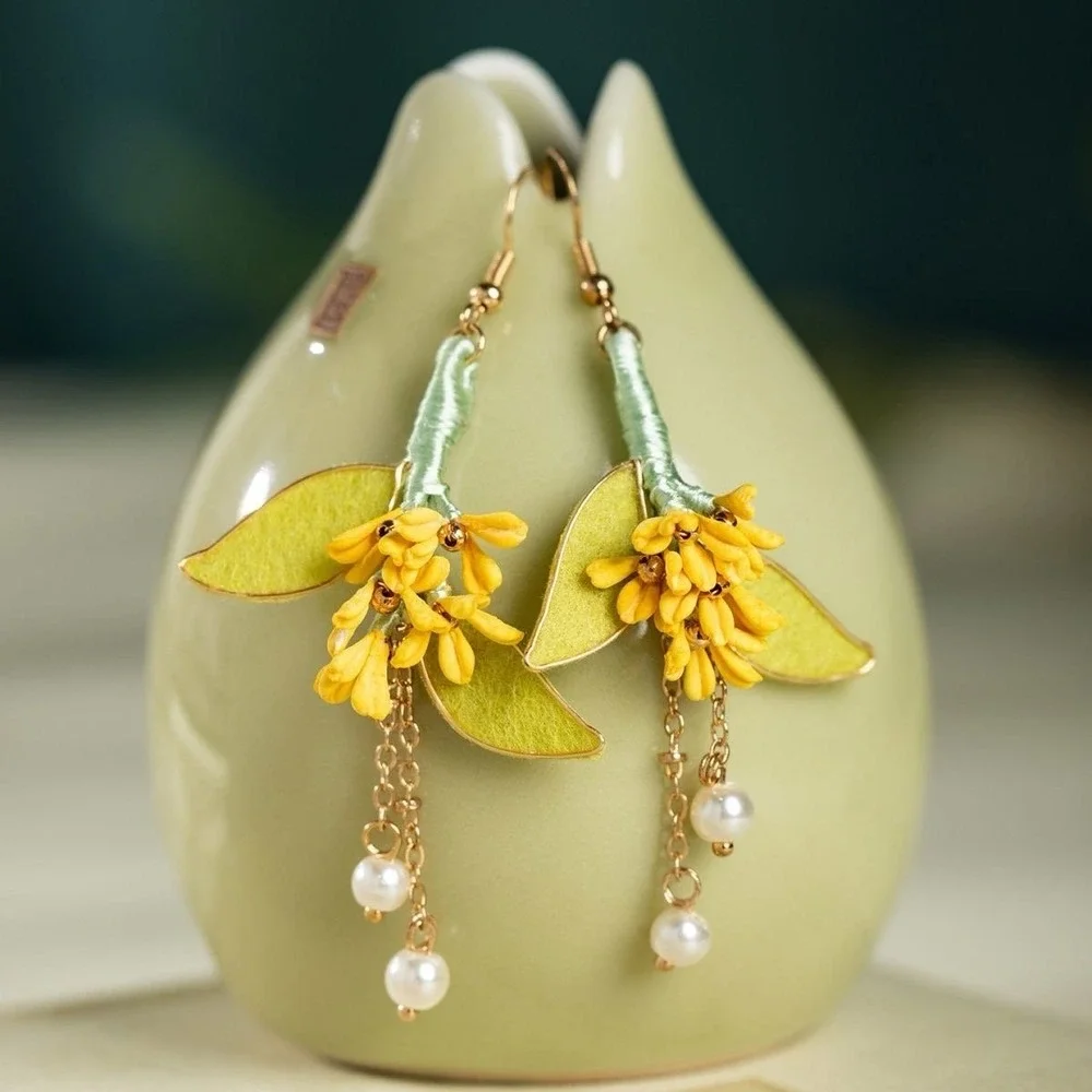 Vintage style Osmanthus Tassel Earrings Floral Velvet Dangle Hook Earrings new